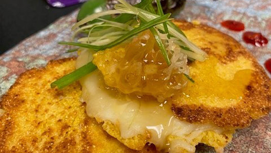 Arepas with Comb Con Queso